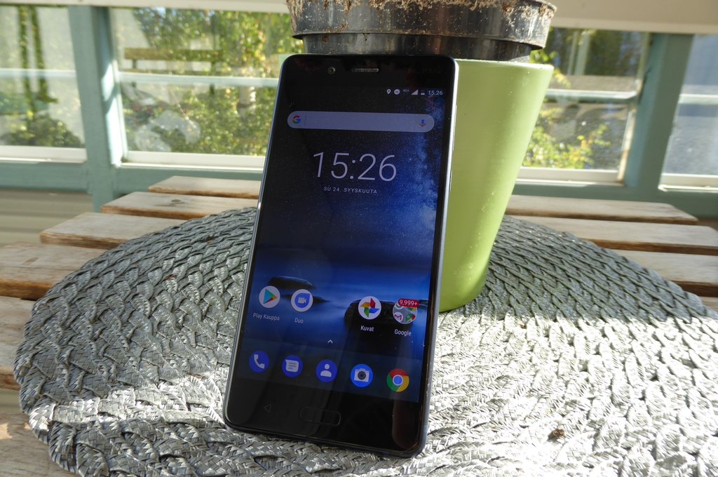 Arvostelussa Nokia 8 – ensimmäinen Nokia-logolla varustettu Android-huippuälypuhelin