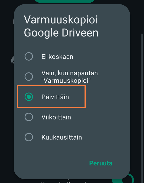 Valikko, josta voi valita kuinka usein varmuuskopio tehdn