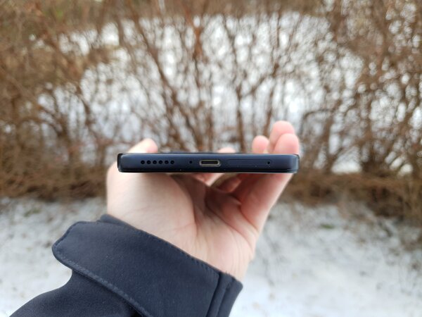 Poco X4 Pro 5G pohja