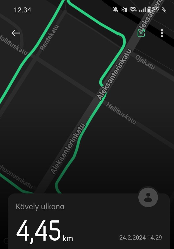 OnePlus Watch 2, pieni pala kartasta, tallennetusta treenistä