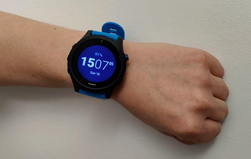 Garmin Forerunner 945 ranteessa