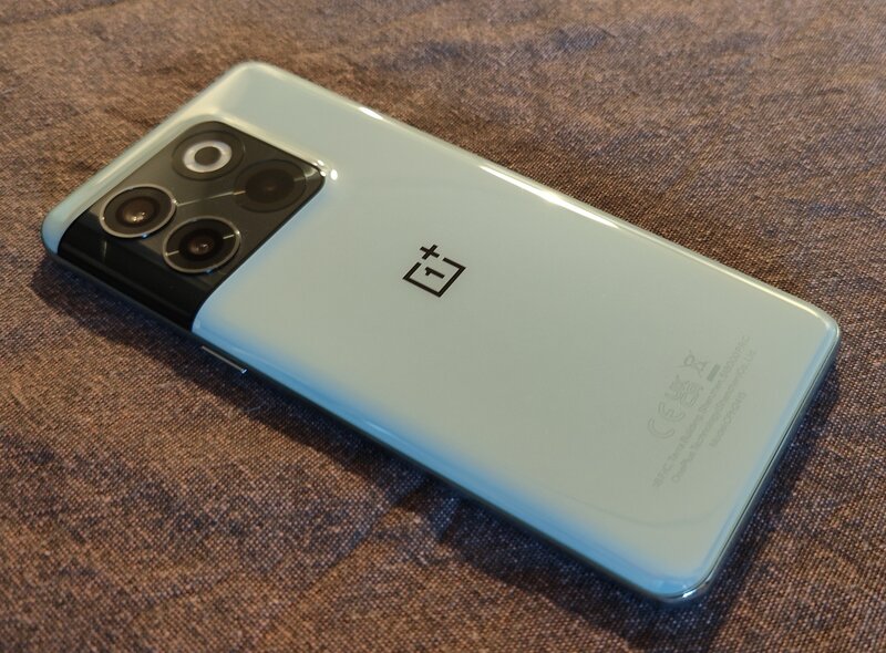 OnePlus 10T, takaa