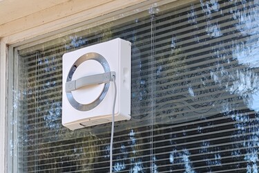Arvostelussa ikkunanpesurobotti Ecovacs Winbot W2 - 500 euron robotti oli hämmentävä tuttavuus, mutta samalla positiivinen yllätys