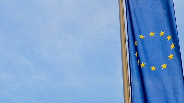 Euroopan komissio laittoi aikuisviihdesivustot tutkintaan - eivät noudata digipalvelusäädöksen vaatimuksia