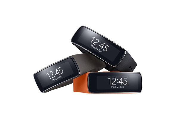 Testiss Samsung Gear Fit: lykello vai fitness-ranneke?